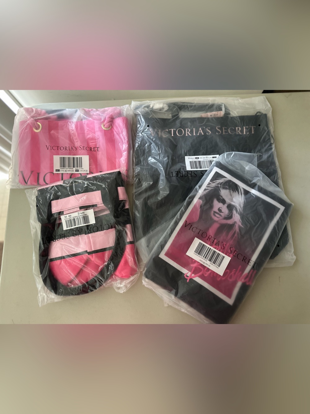 VS Tote BUNDLE NWT Victorias Secret Totes Bags